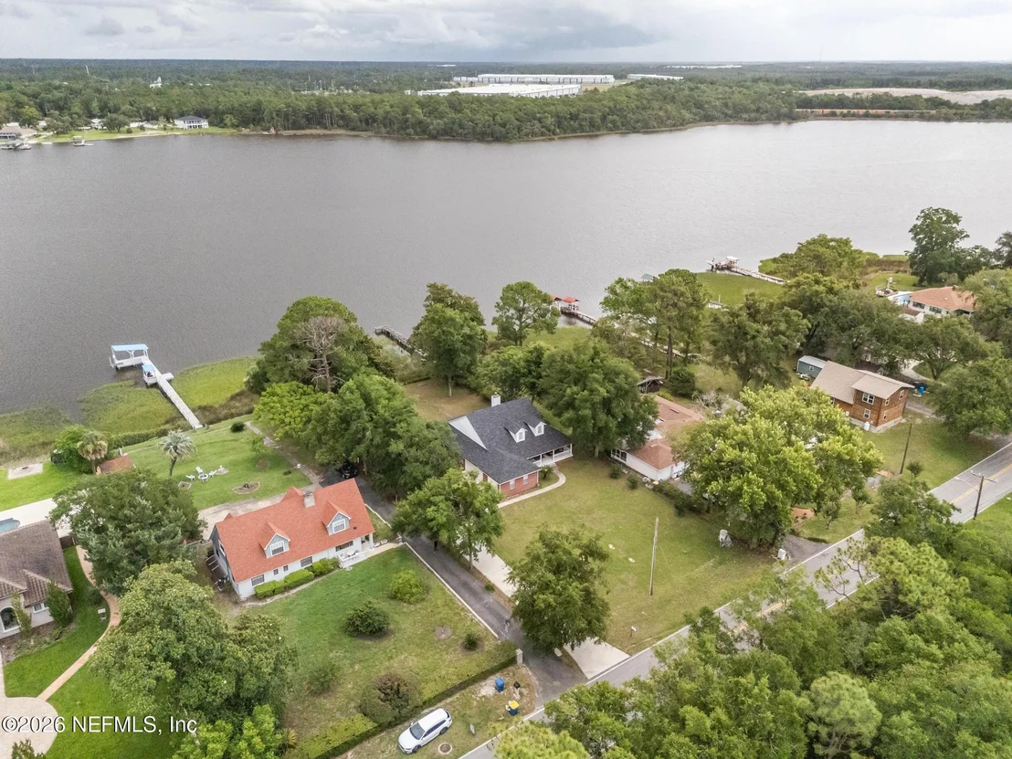 Photo of 1375 CEDAR BAY Road