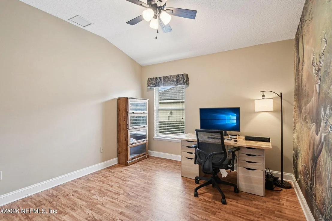 Photo of 145 LAKE RUN Boulevard