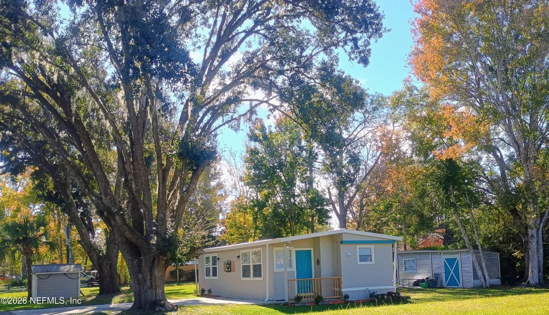 Photo of 215 PINE TREE Trail