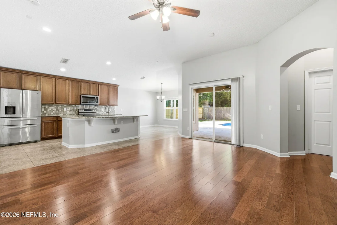 Photo of 880 CLAY Street