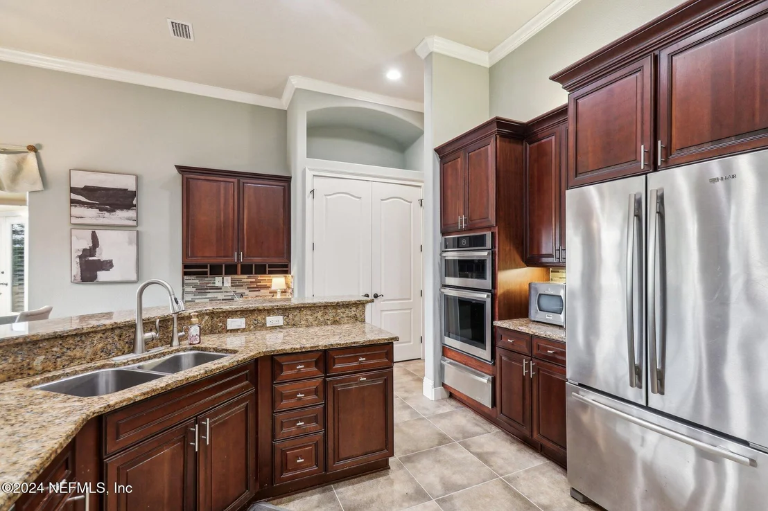 Photo of 1334 REDBOURNE Lane