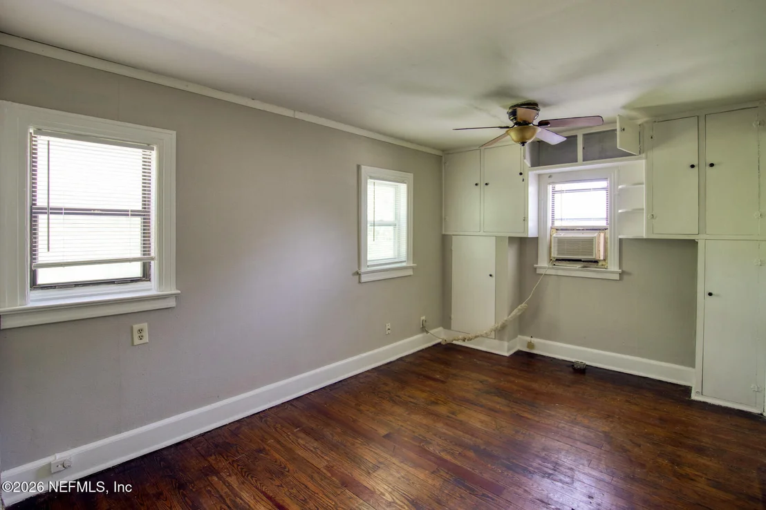 Photo of 9924 SUNSET Drive