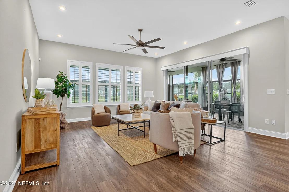 Photo of 243 PINELLAS Way