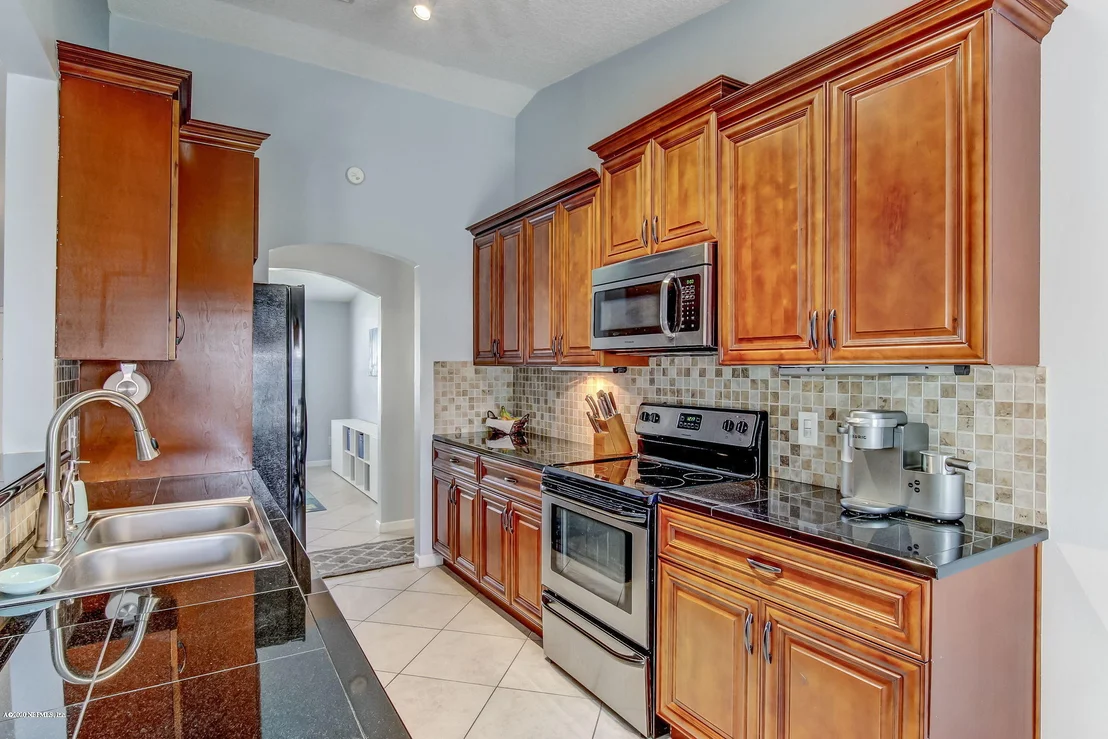 Photo of 3143 ROUNDHAM Lane