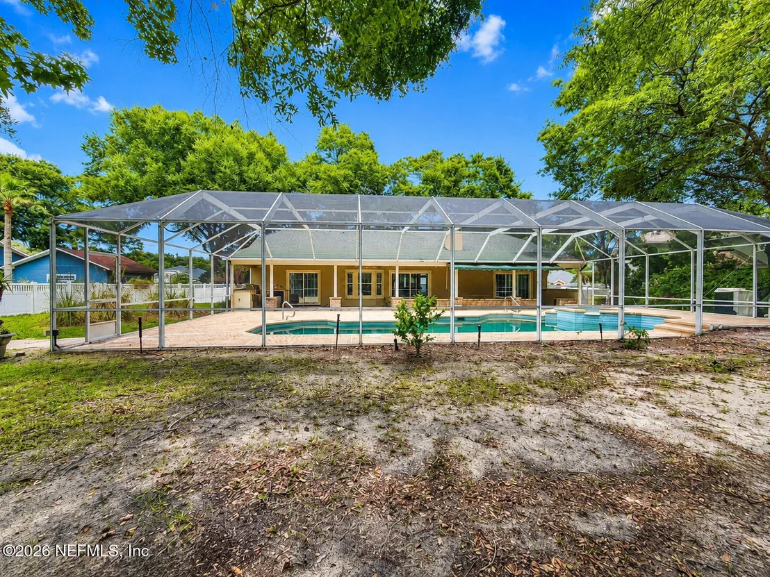 Photo of 3345 KINGS Road S
