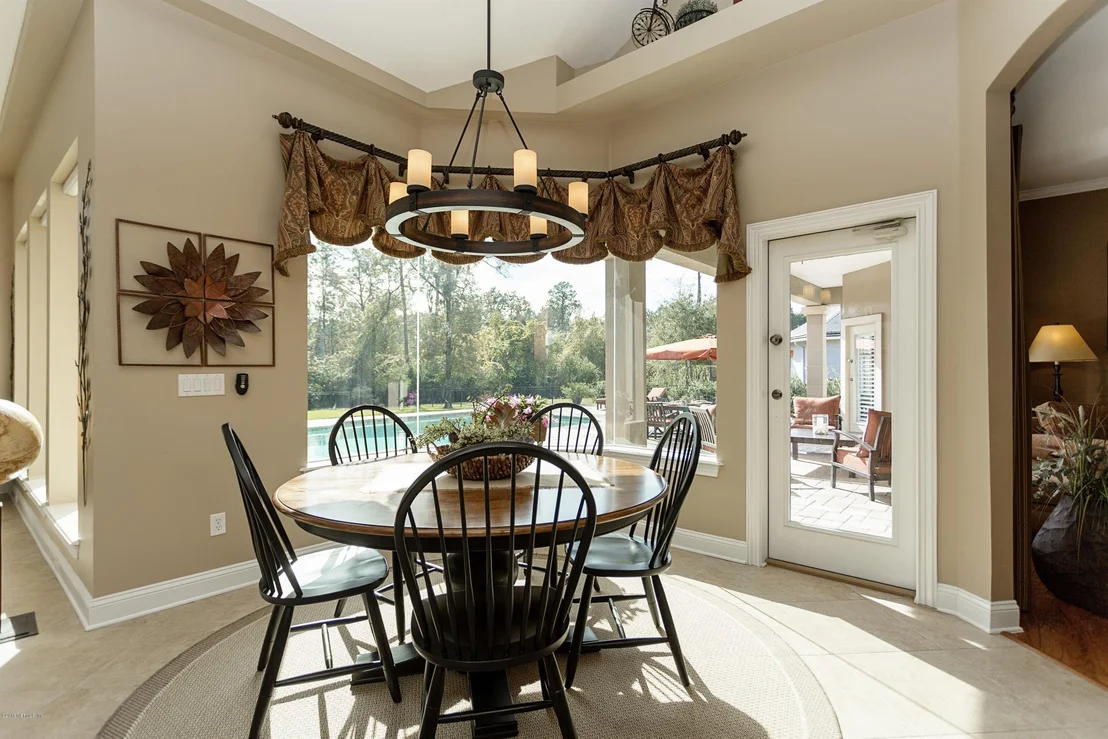 Photo of 465 SUMMERSET Drive