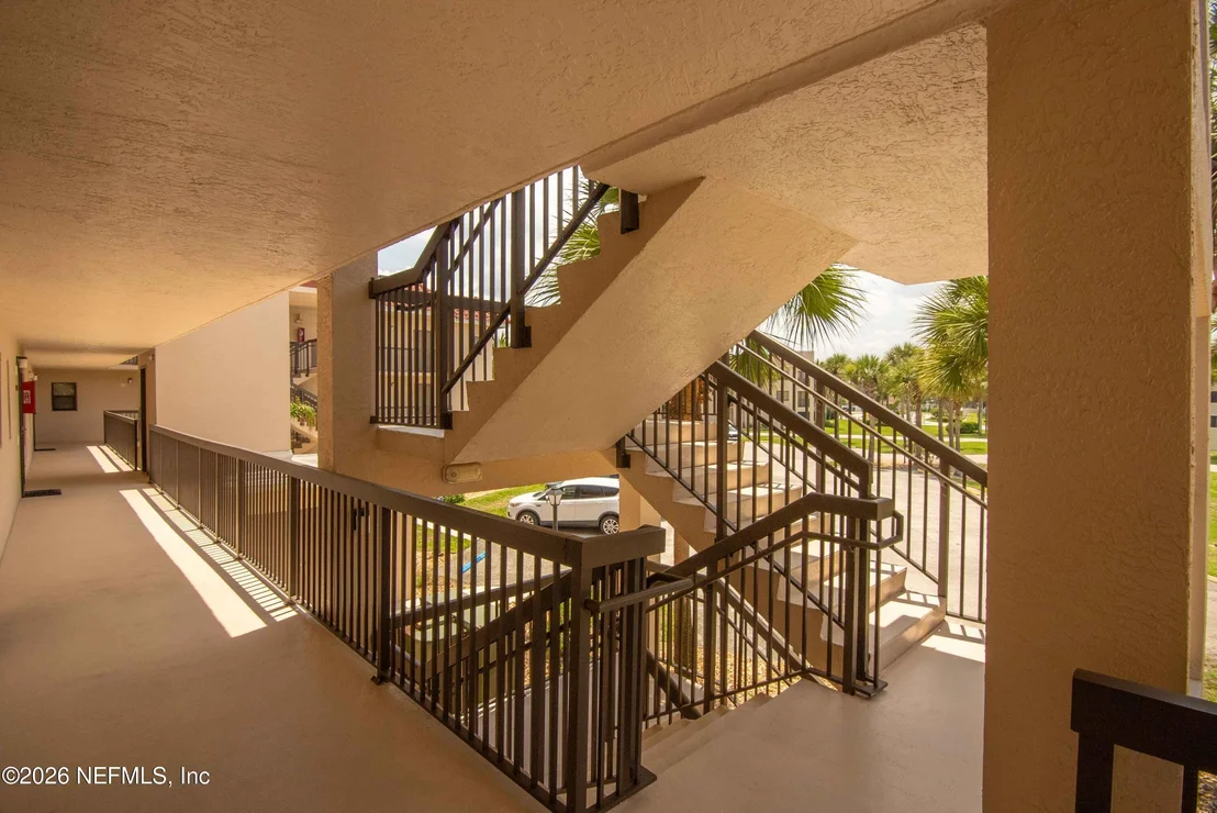 Photo of Unit F25ELEVATORBUILDING at 4250 A1A S