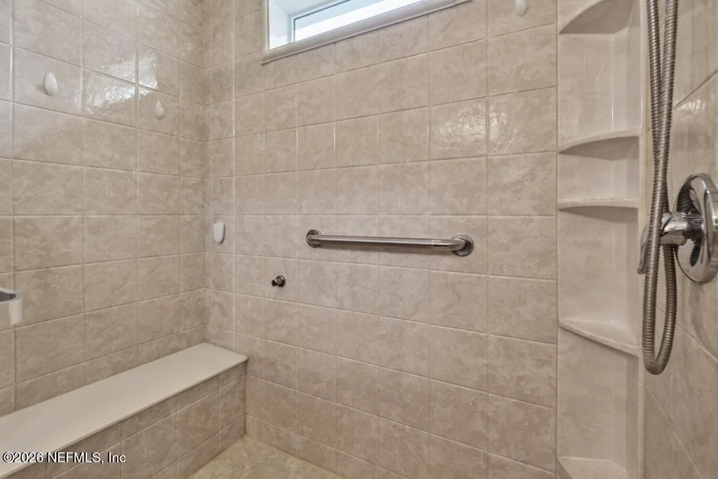 Photo of 558 PALACE Drive