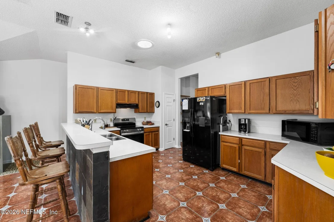 Photo of 4325 APPLE TREE Place
