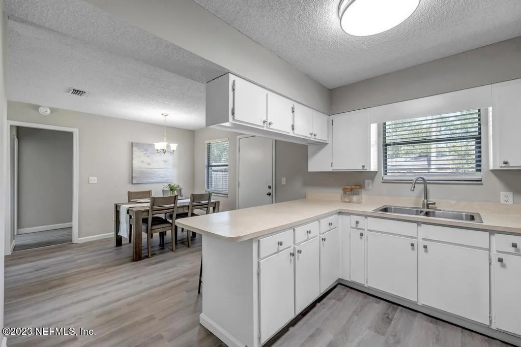 Photo of 705 N 7TH Street N