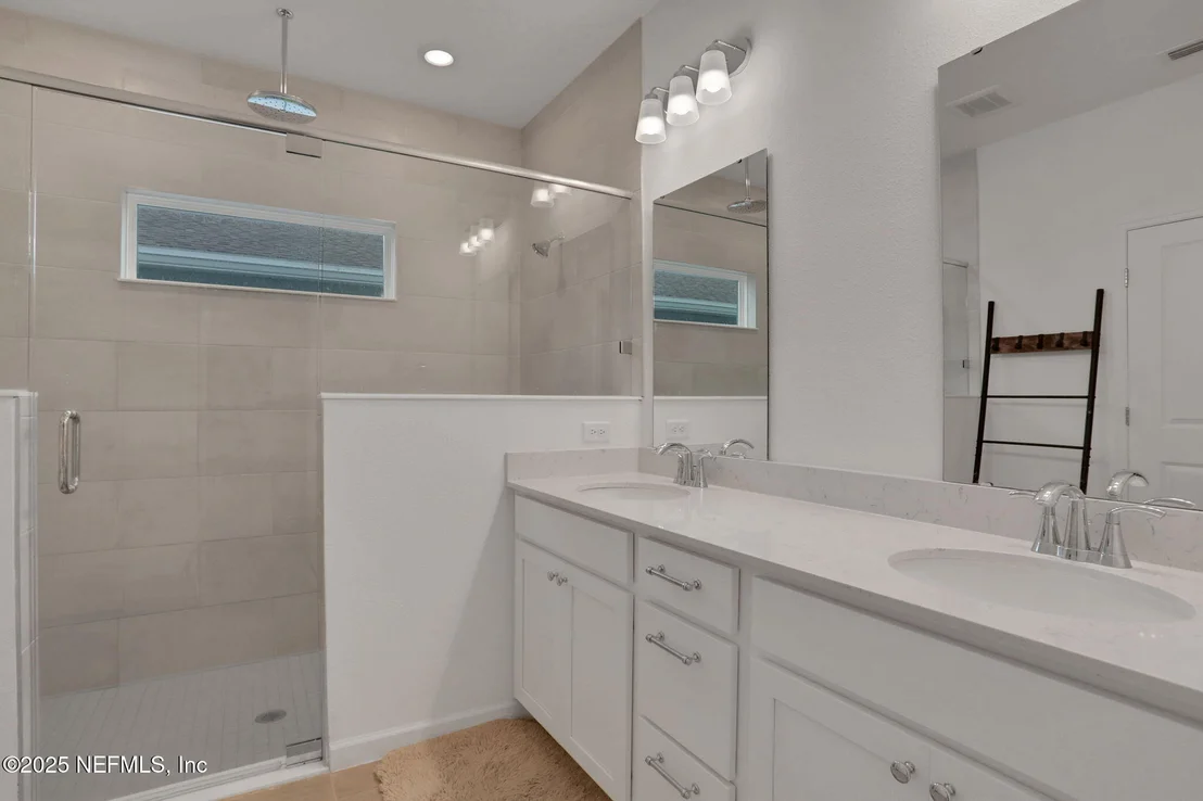 Photo of 75610 PONDSIDE Lane