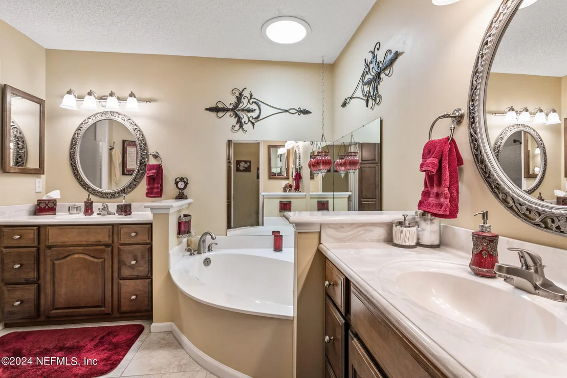 Photo of 128 IVY LAKES Drive