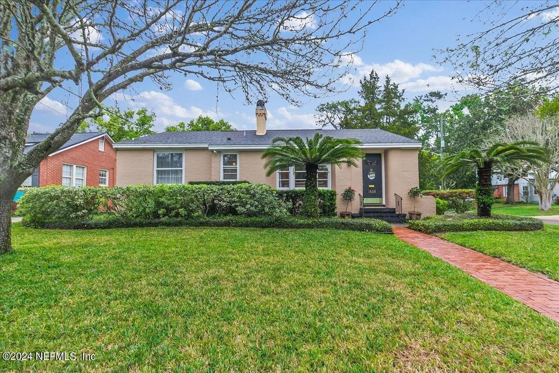 Photo of 1639 AVOCA Place
