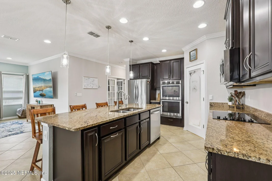 Photo of 866 GLENDALE Lane