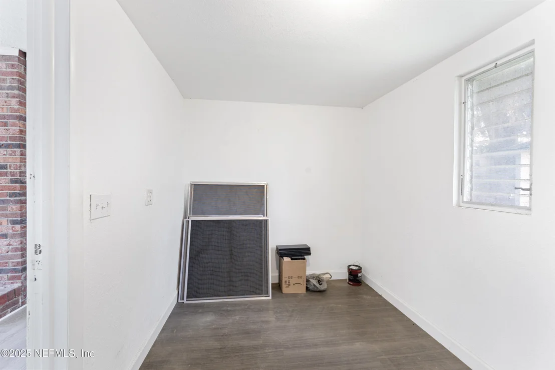Photo of 2626 LEONID Road
