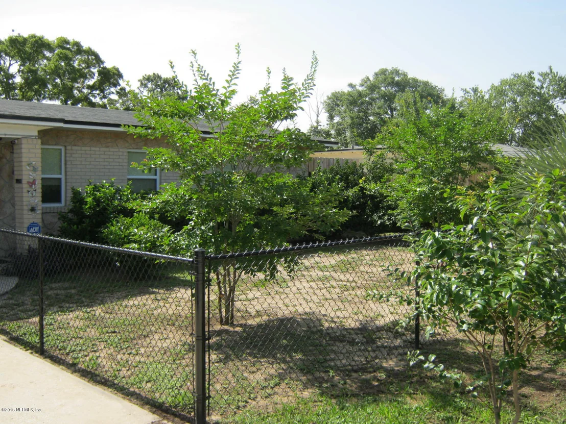 Photo of 4215 FOREST Boulevard