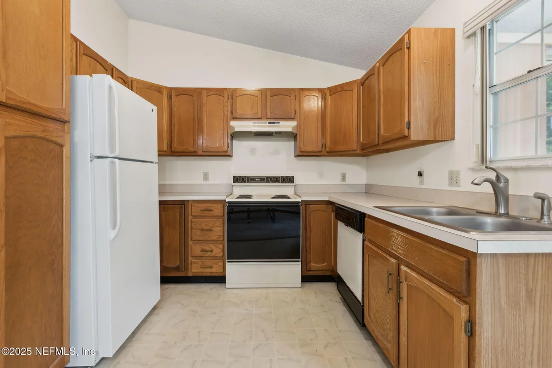 Photo of 124 CAPTAINS POINTE Circle