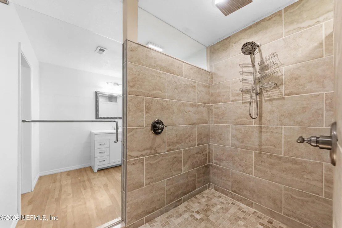 Photo of 615 HICKORY Drive