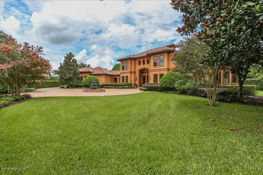Photo of 1180 REGISTRY Boulevard