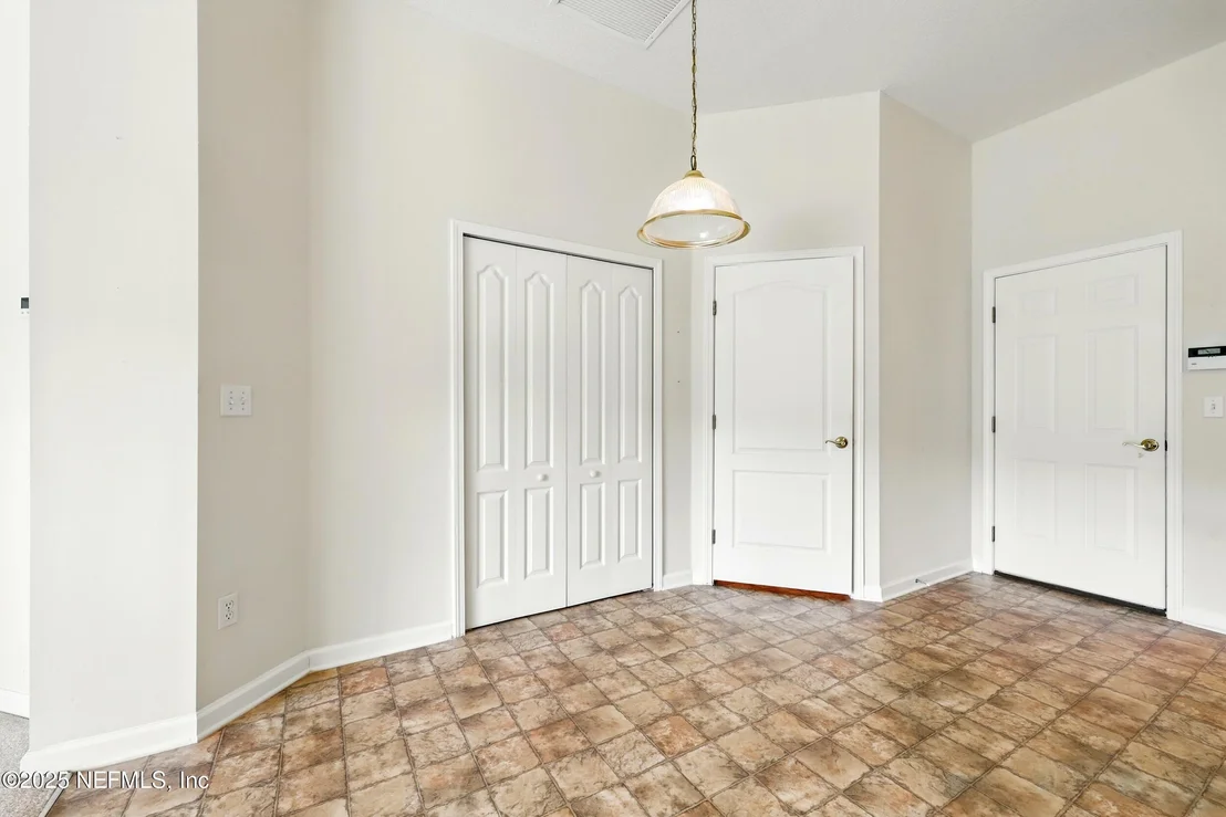 Photo of 372 JOHNS CREEK Parkway