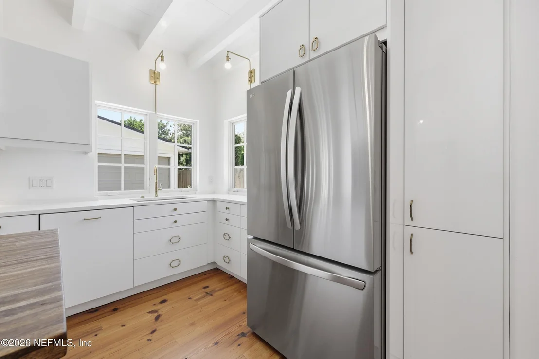 Photo of 1622 AVOCA Place