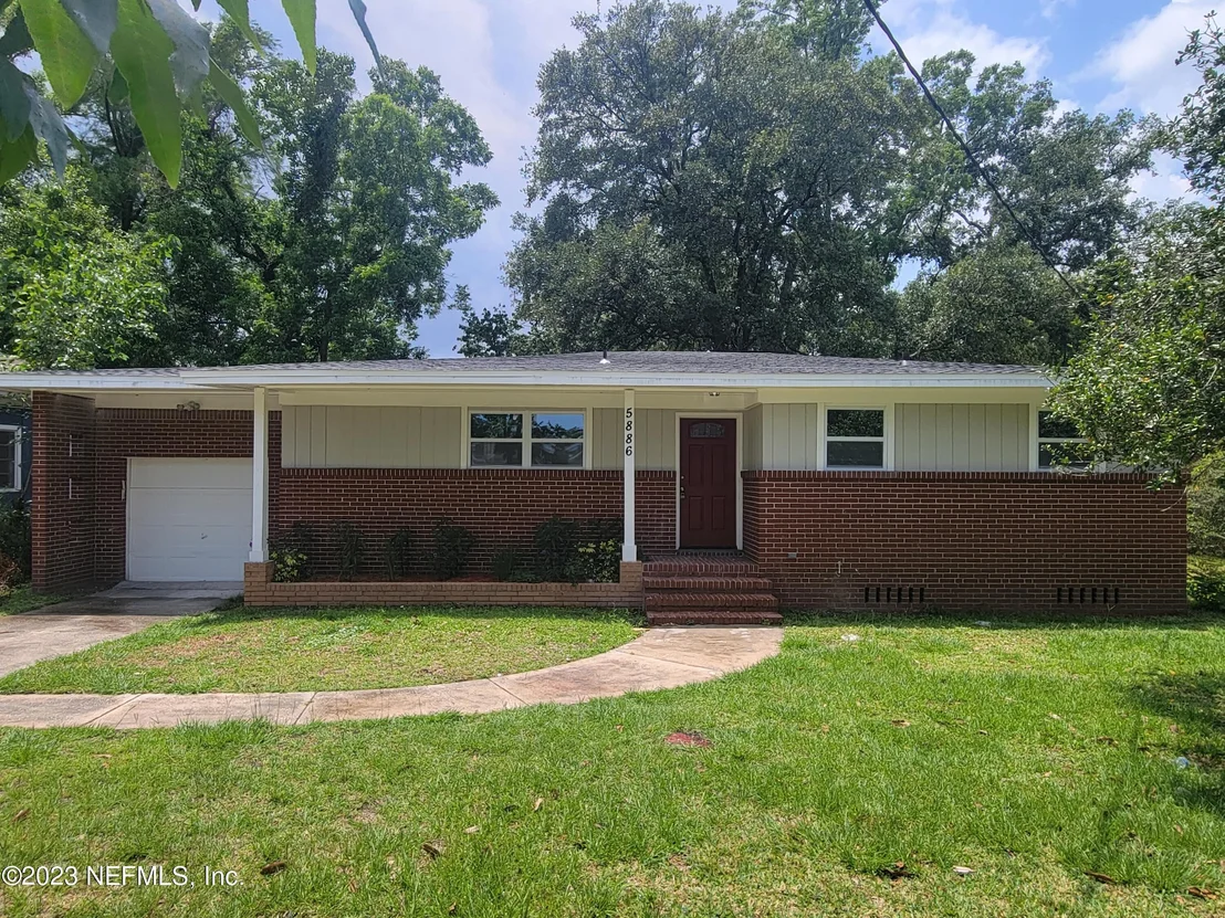 Photo of 5886 MONCRIEF Road