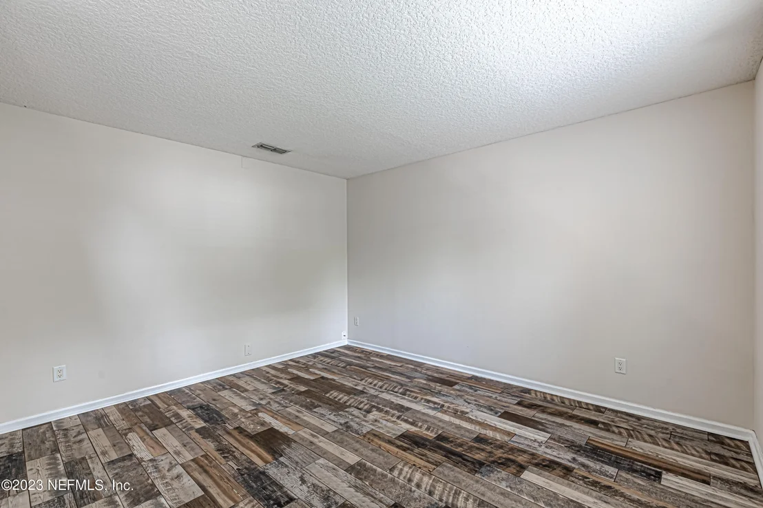 Photo of 1047 MOOSEHEAD Drive