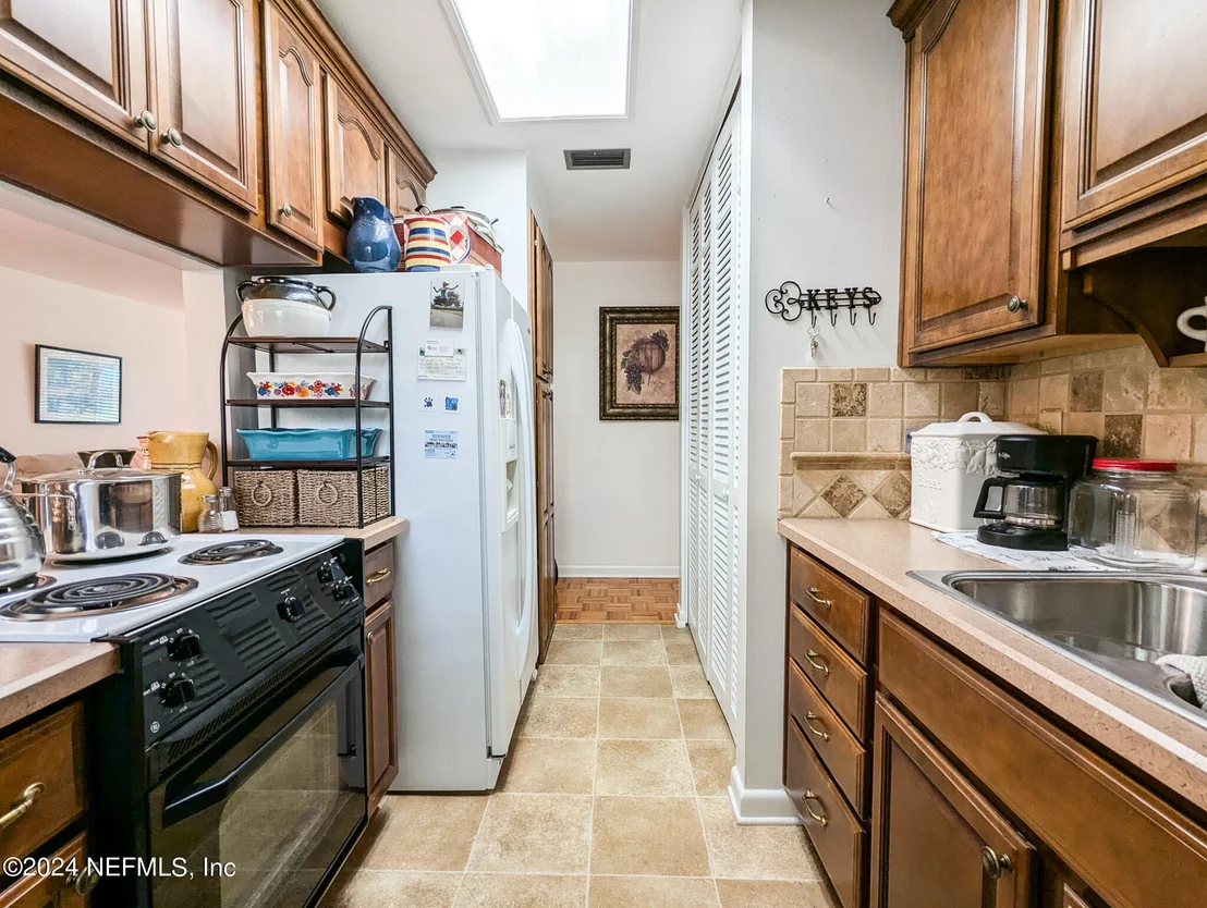 Photo of 7639 HILLSIDE Drive