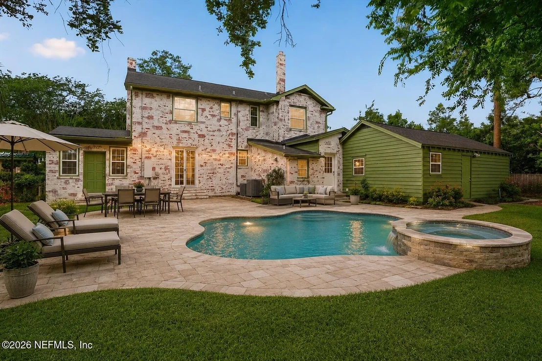 Photo of 1841 RIVER Road