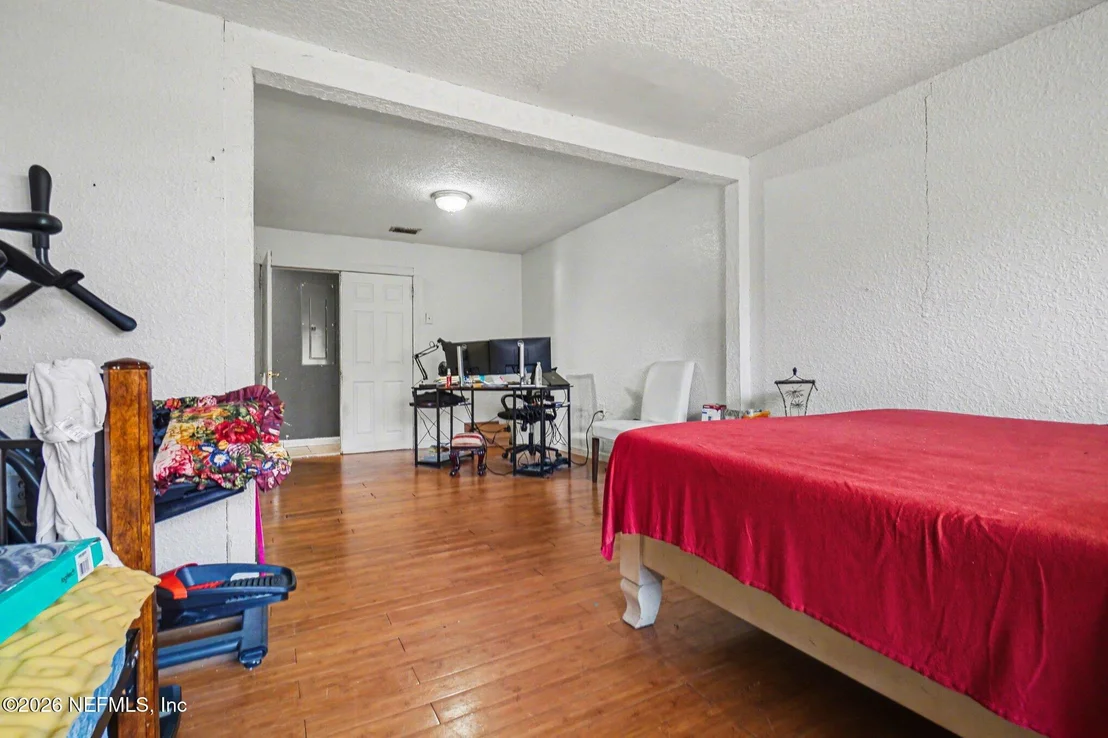 Photo of 6964 RAMOTH Drive
