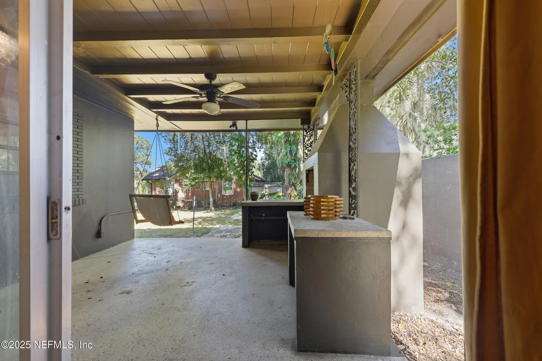 Photo of 1315 MAYFAIR Road