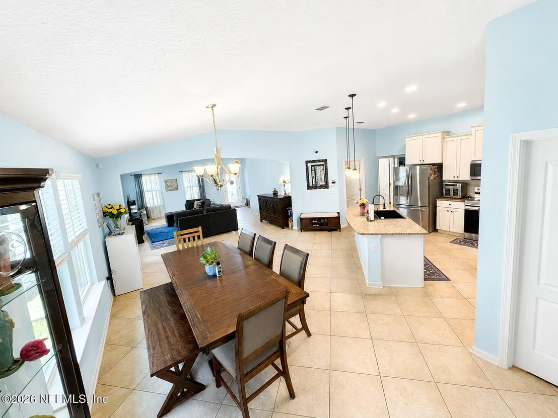 Photo of 423 SAMARA LAKES Parkway