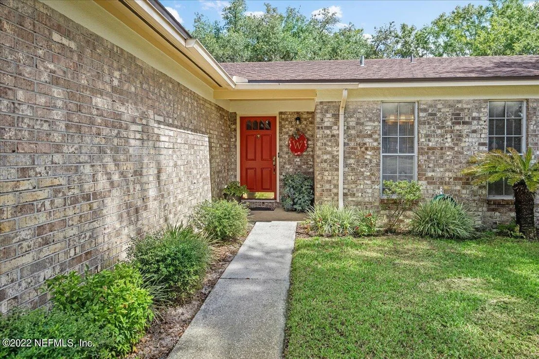 Photo of 8161 CAYUGA Trail N
