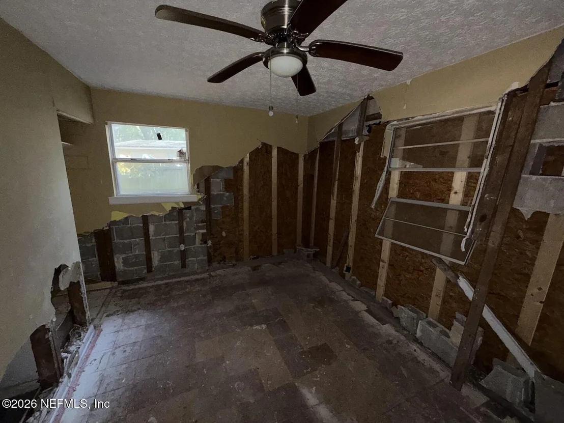 Photo of 6880 TINKERBELL Lane