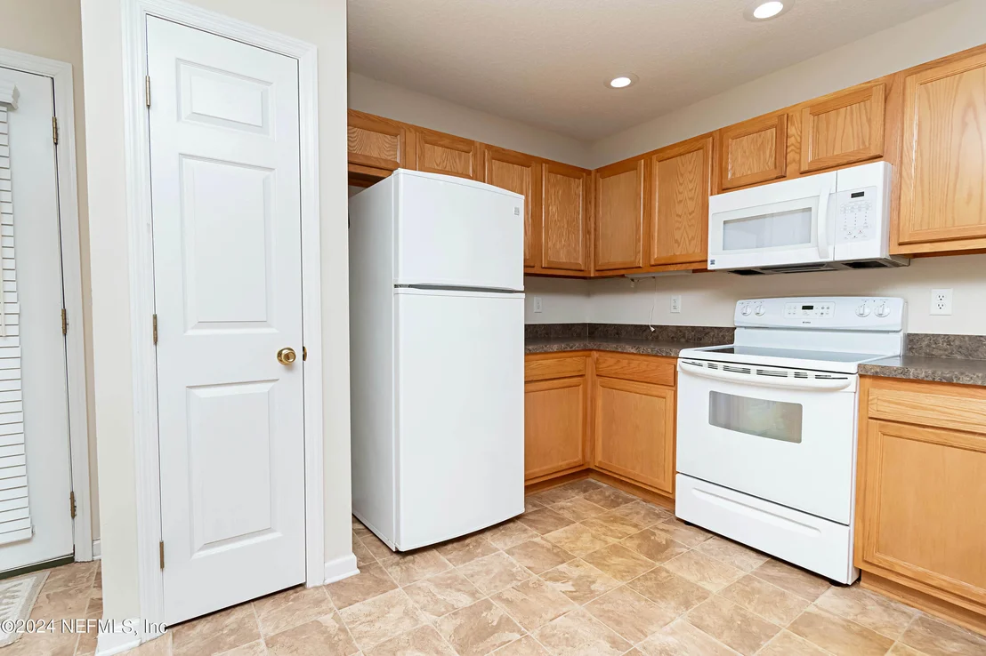 Photo of 961 RED FOX Way