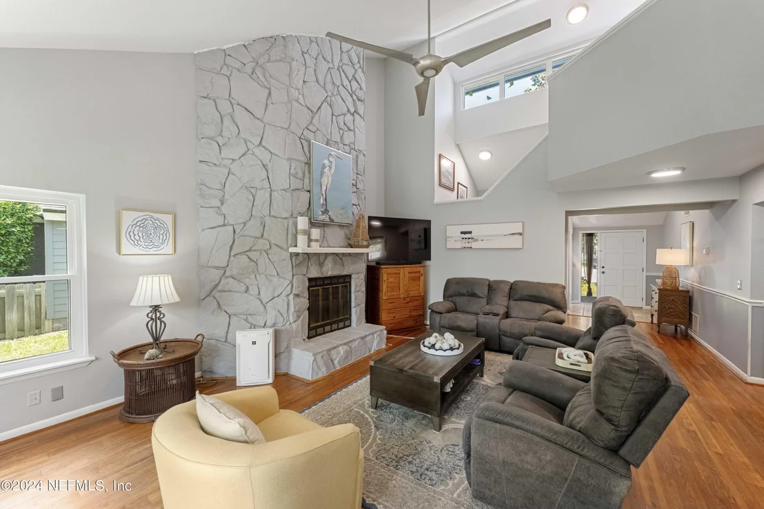 Photo of 502 CALI Drive