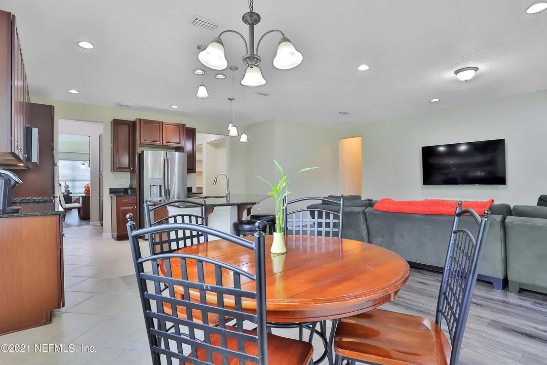 Photo of 396 WILLOW WINDS Parkway