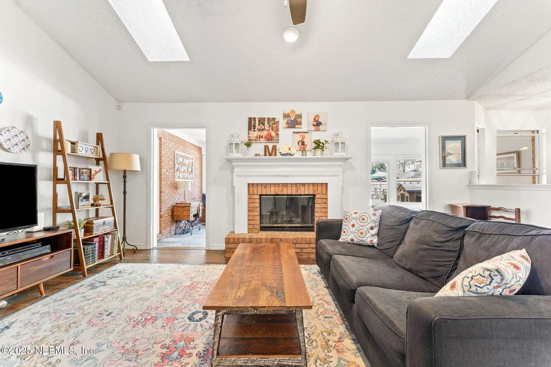 Photo of 3097 NAUTILUS Road