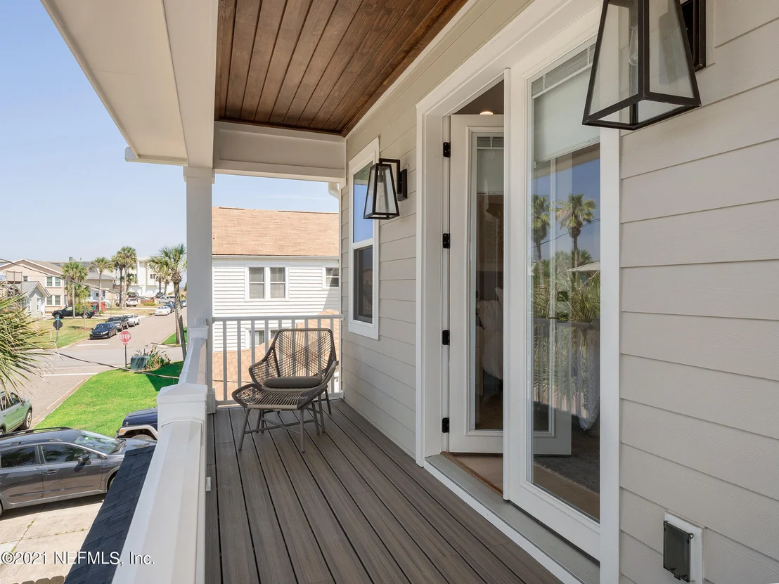 Photo of 203 LORA Street
