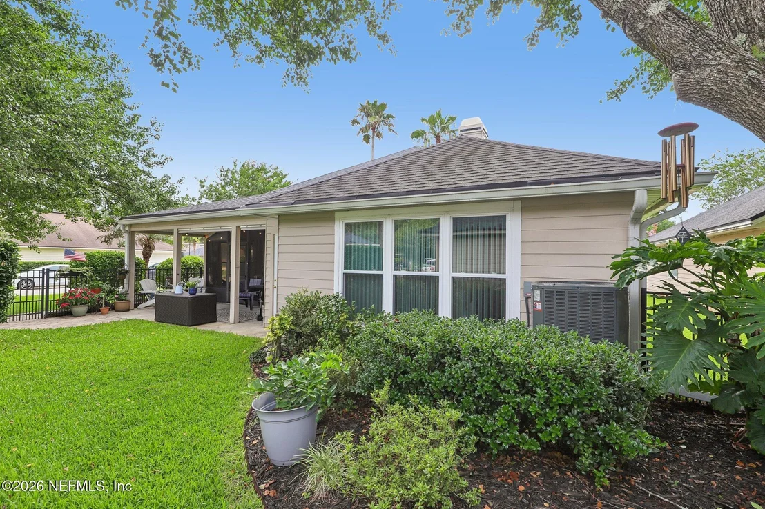 Photo of 1876 LAKE FOREST Lane