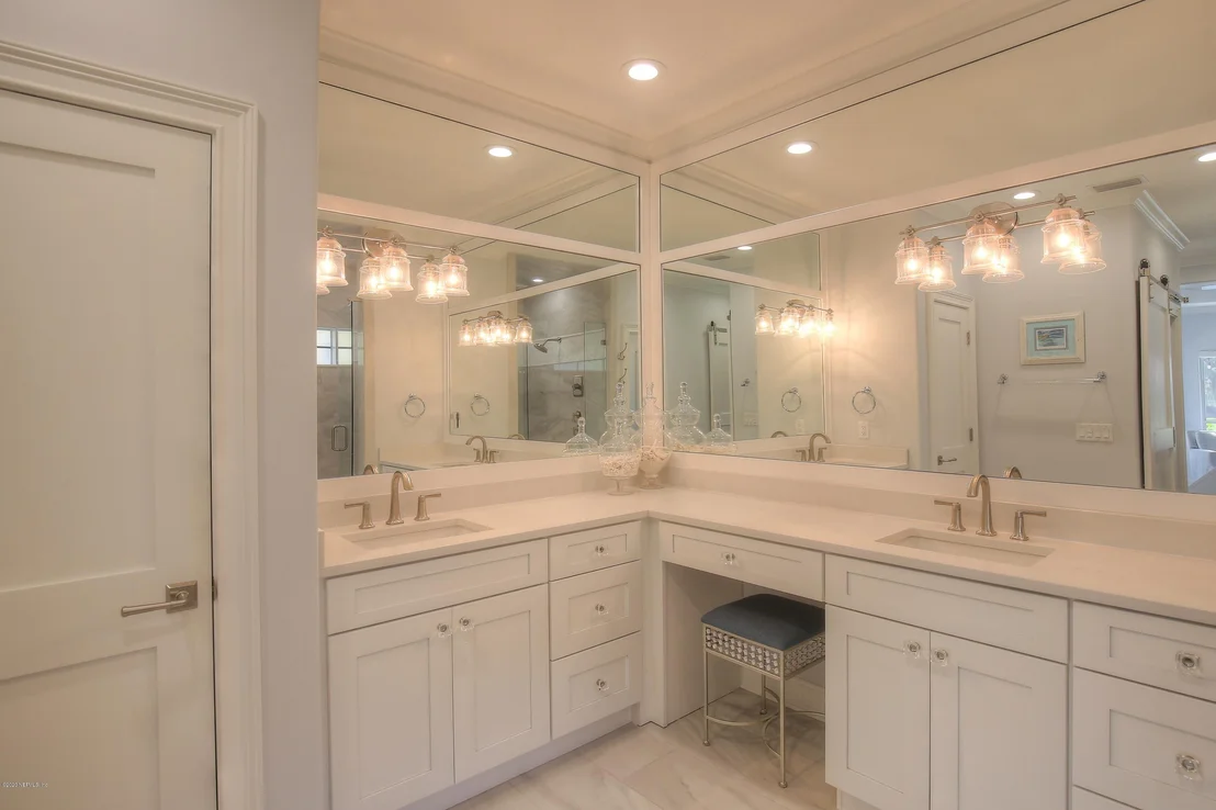 Photo of 232 LAUREL Lane