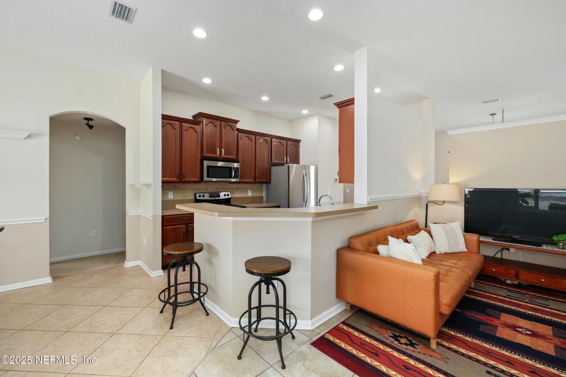 Photo of 408 LAKE MONROE Place