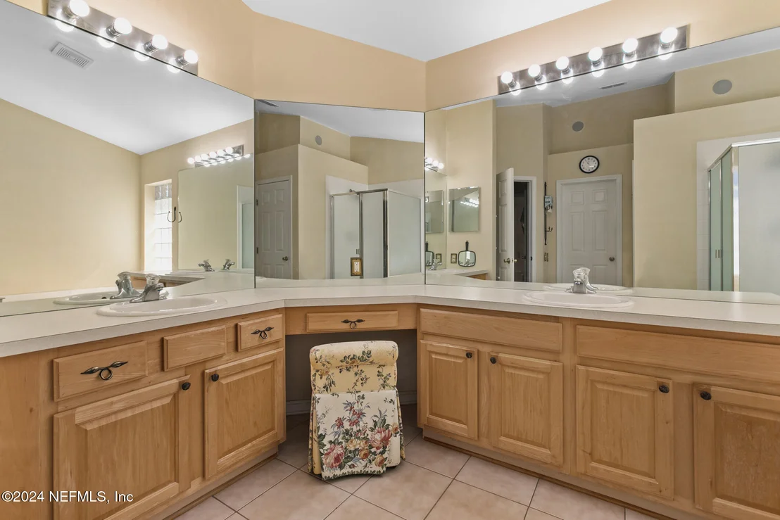 Photo of 800 LAPOMA Way