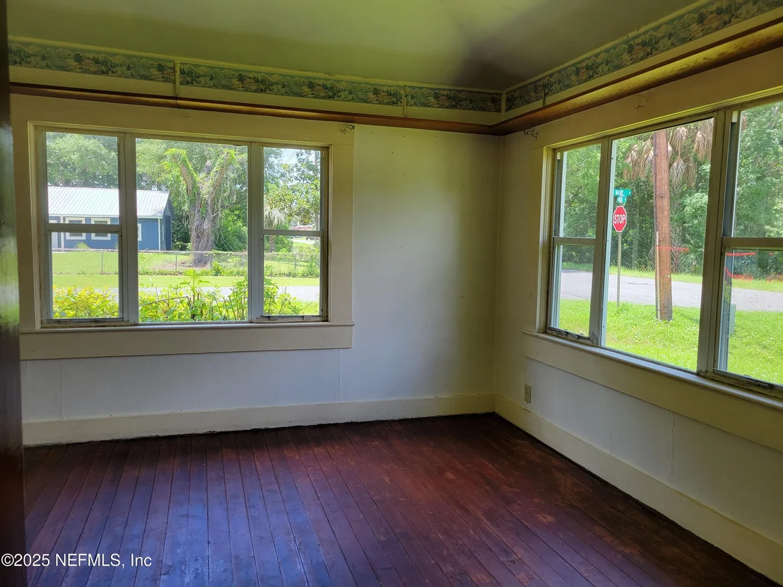 Photo of 762 N WALNUT Street