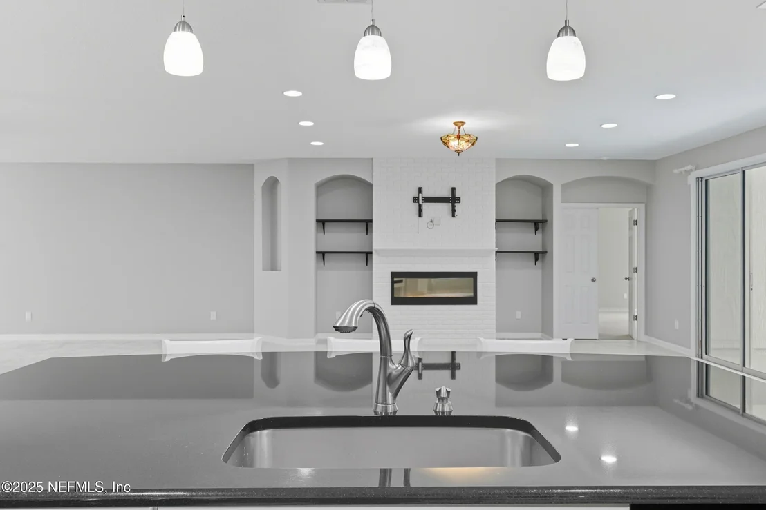 Photo of 96072 BREEZEWAY Court