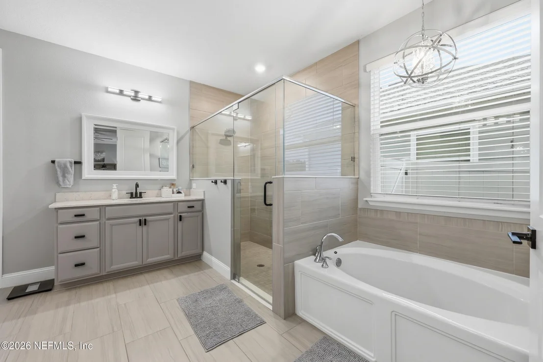Photo of 392 BRYBAR Drive