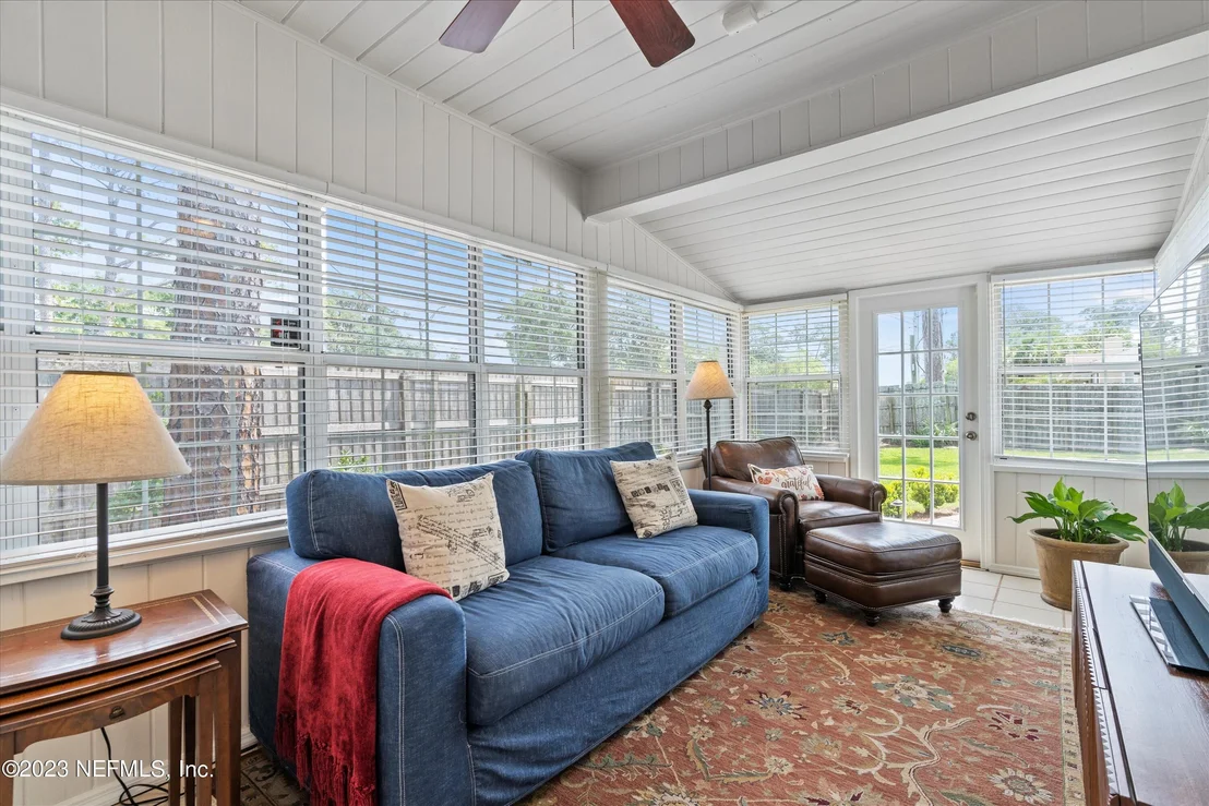 Photo of 1434 PINETREE Road