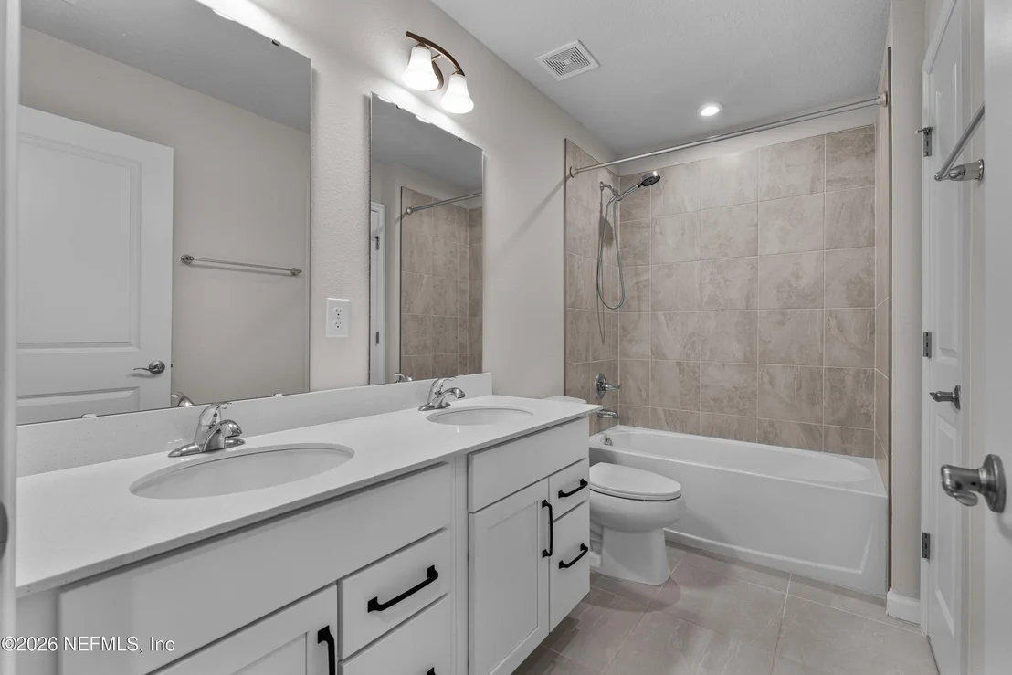 Photo of 226 TOWER Court