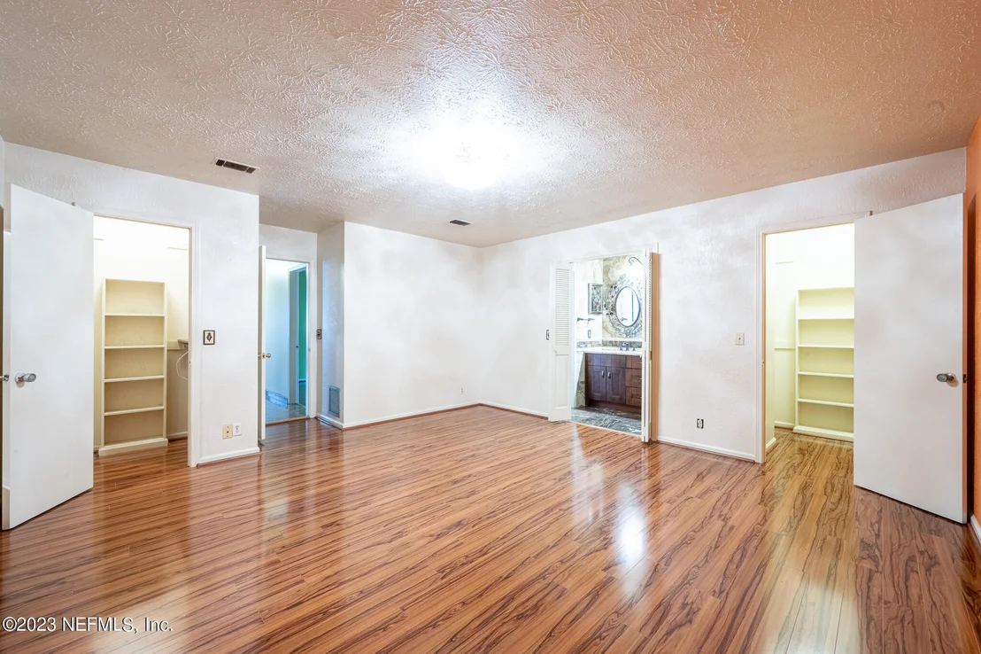 Photo of 4442 RIVER TRAIL Road