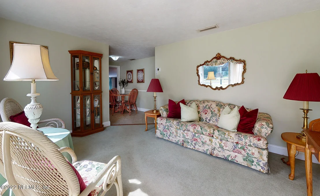 Photo of 317 CANIS Drive W